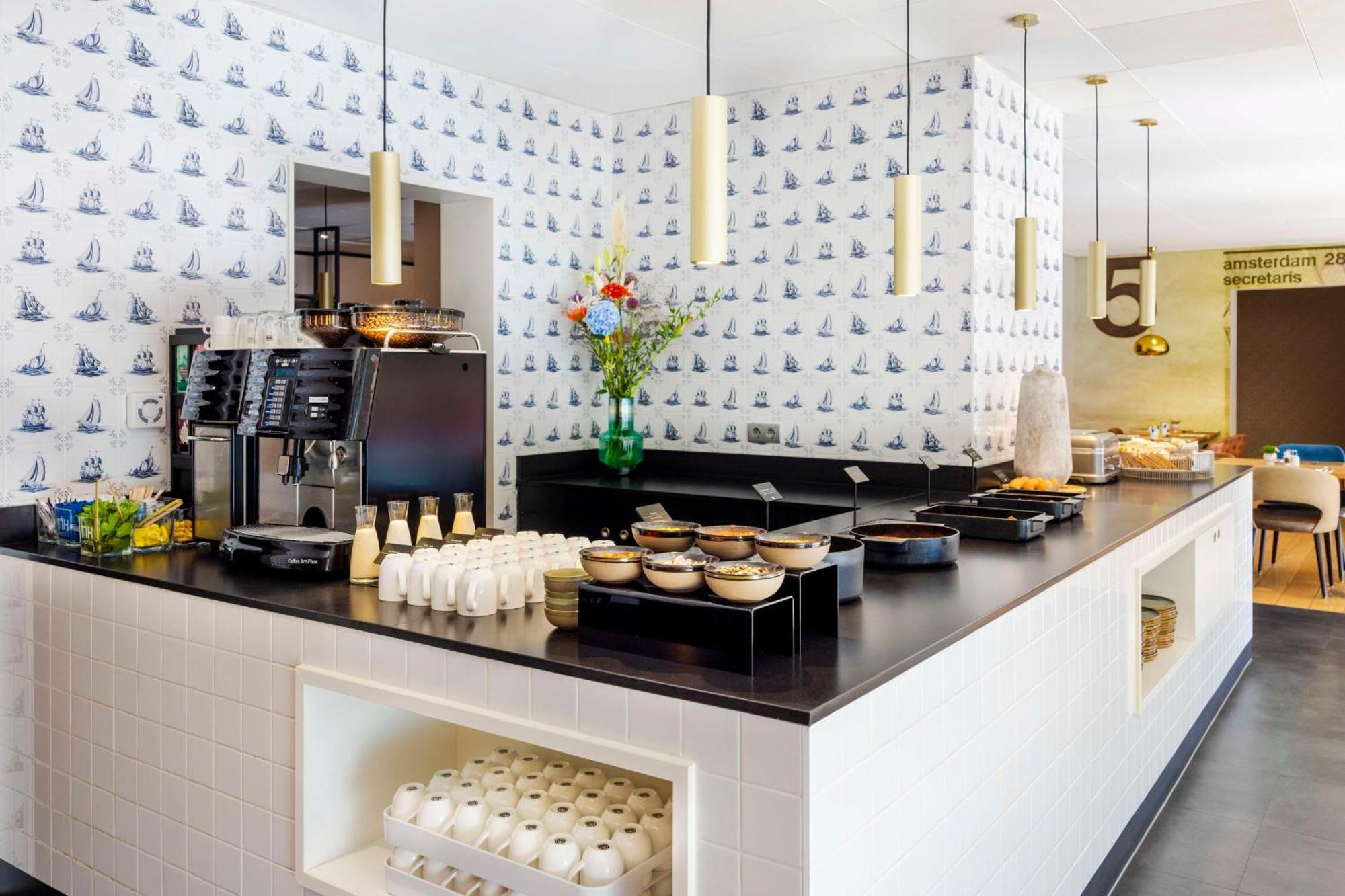 Nh Leidseplein Hotel 4*