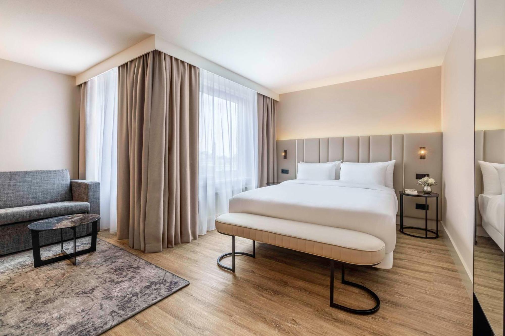 Nh Leidseplein Hotel
