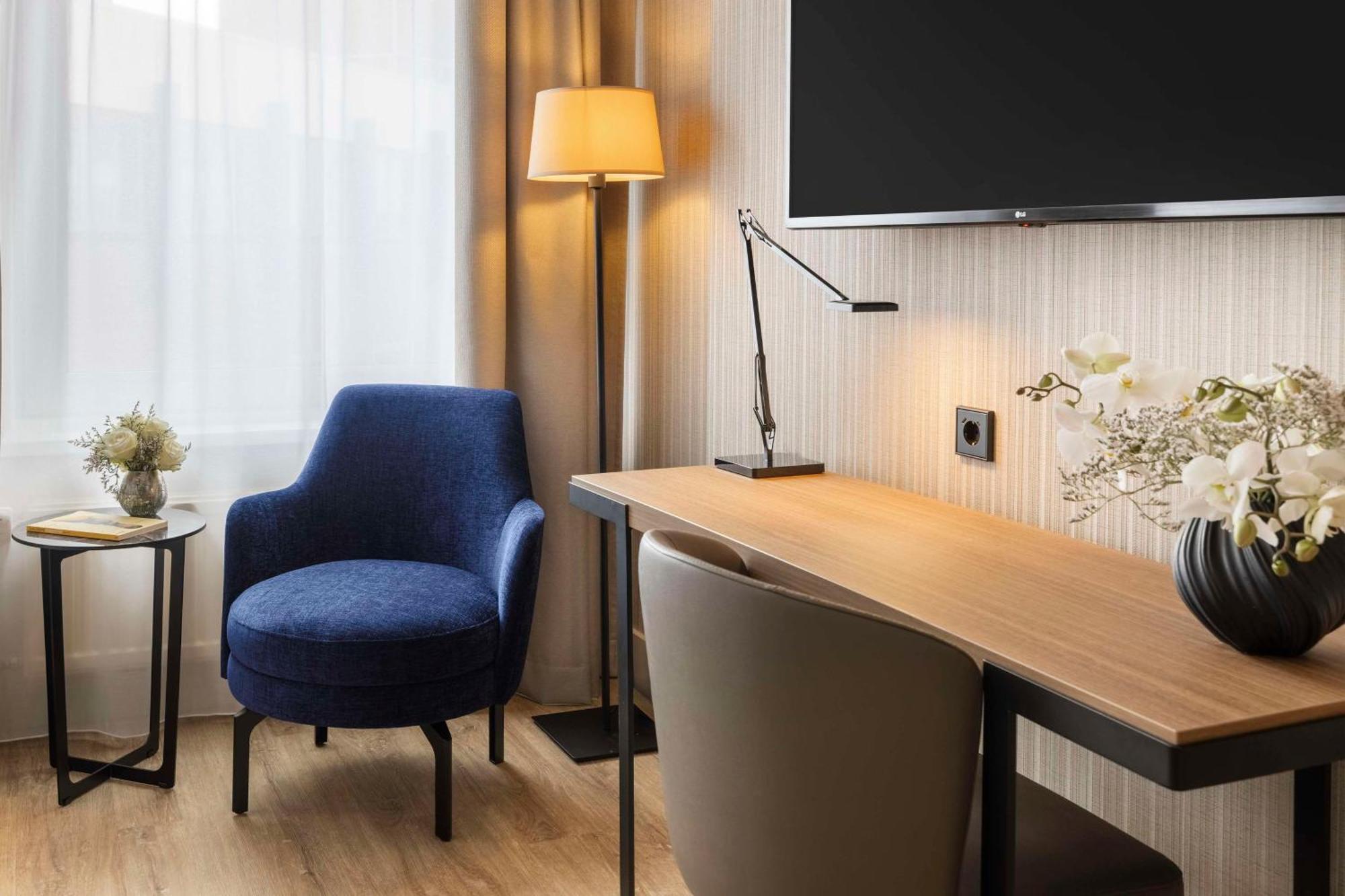 Nh Leidseplein Hotel 4*