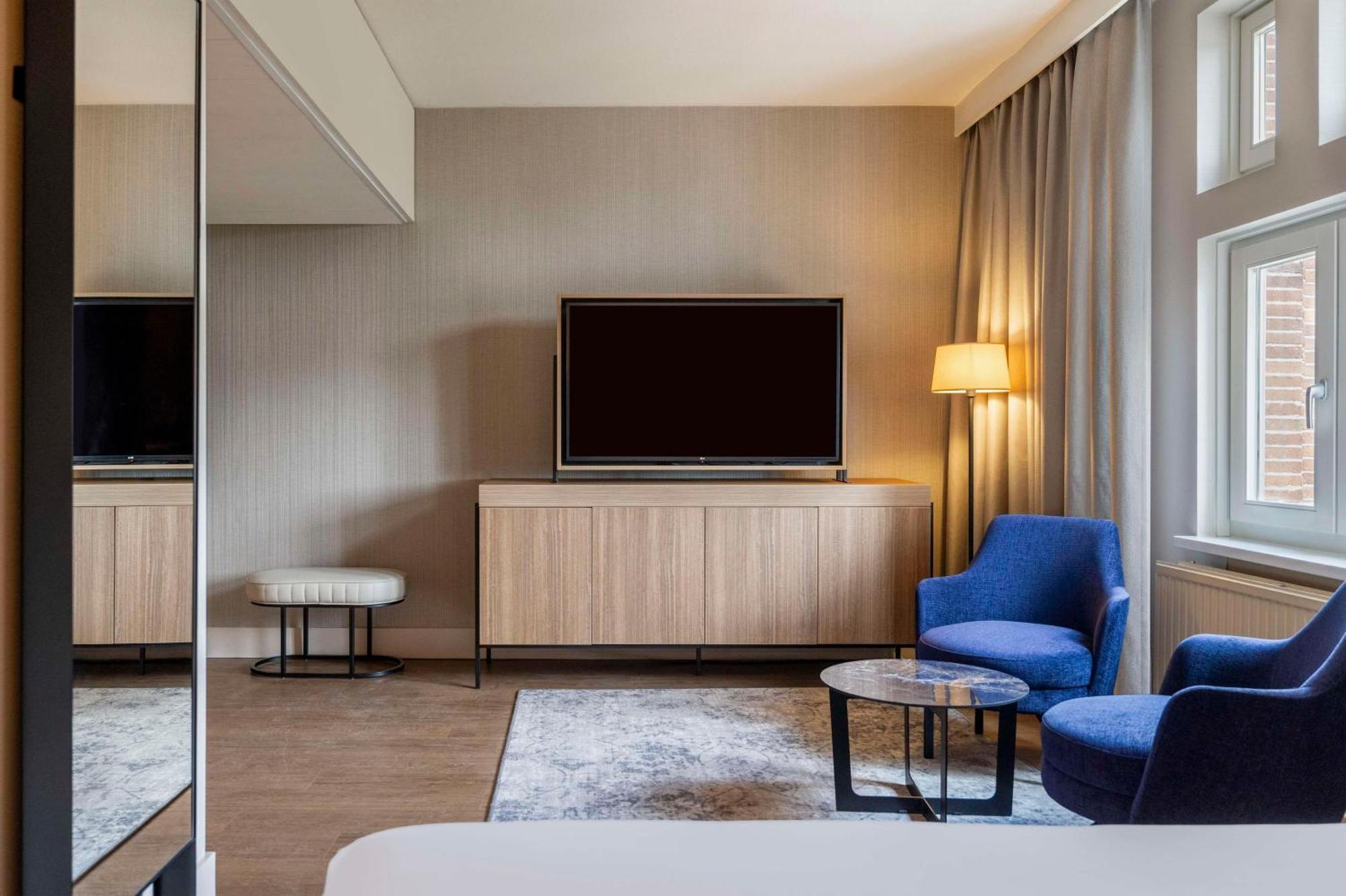 Nh Leidseplein Hotel 4*