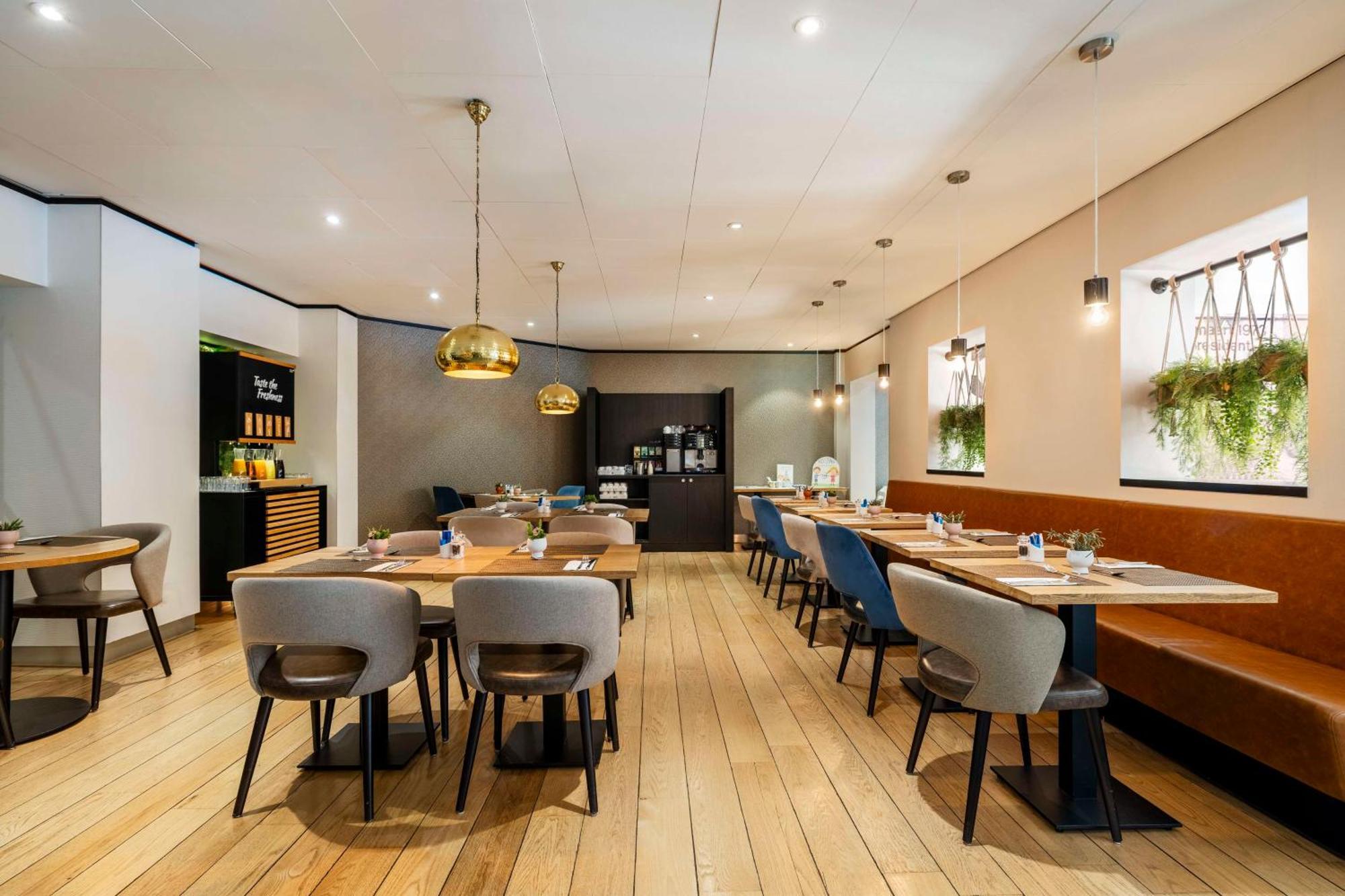 Nh Leidseplein Hotel 4*