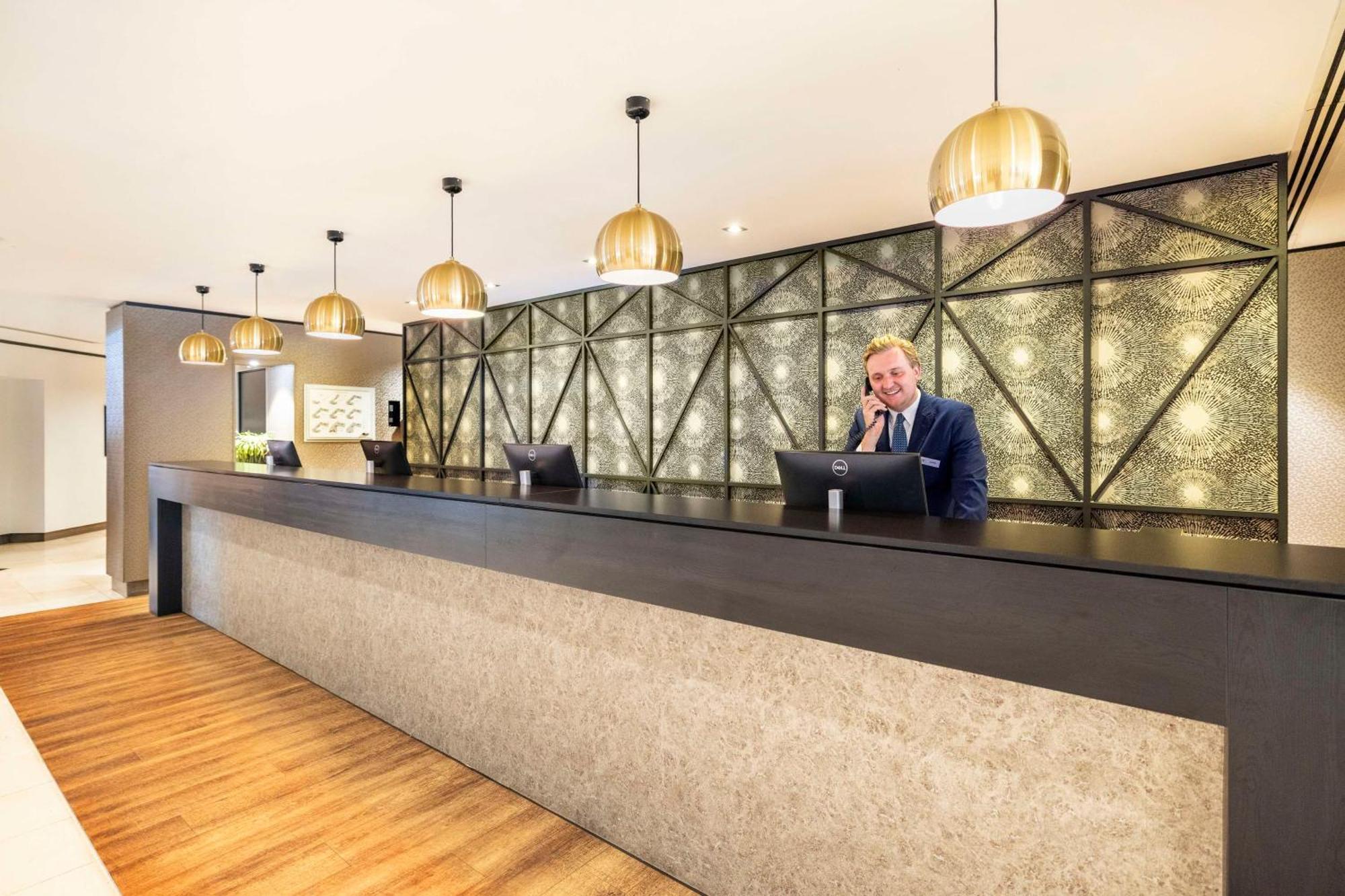 Nh Leidseplein Hotel 4*